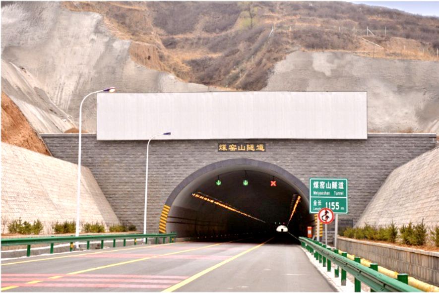 陕西省某隧道广告牌安全检测